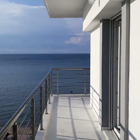 Roses Peraia (Thessaloniki)