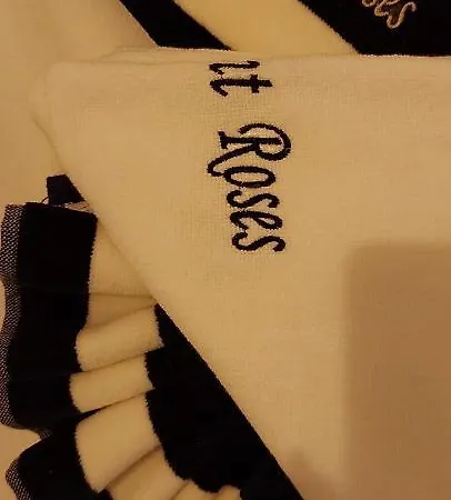 Roses Apartament Peraía